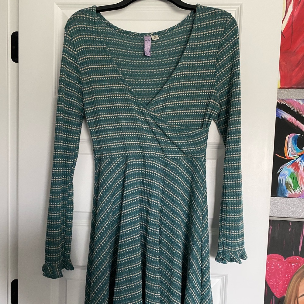 Long sleeve V-cut overlap dress